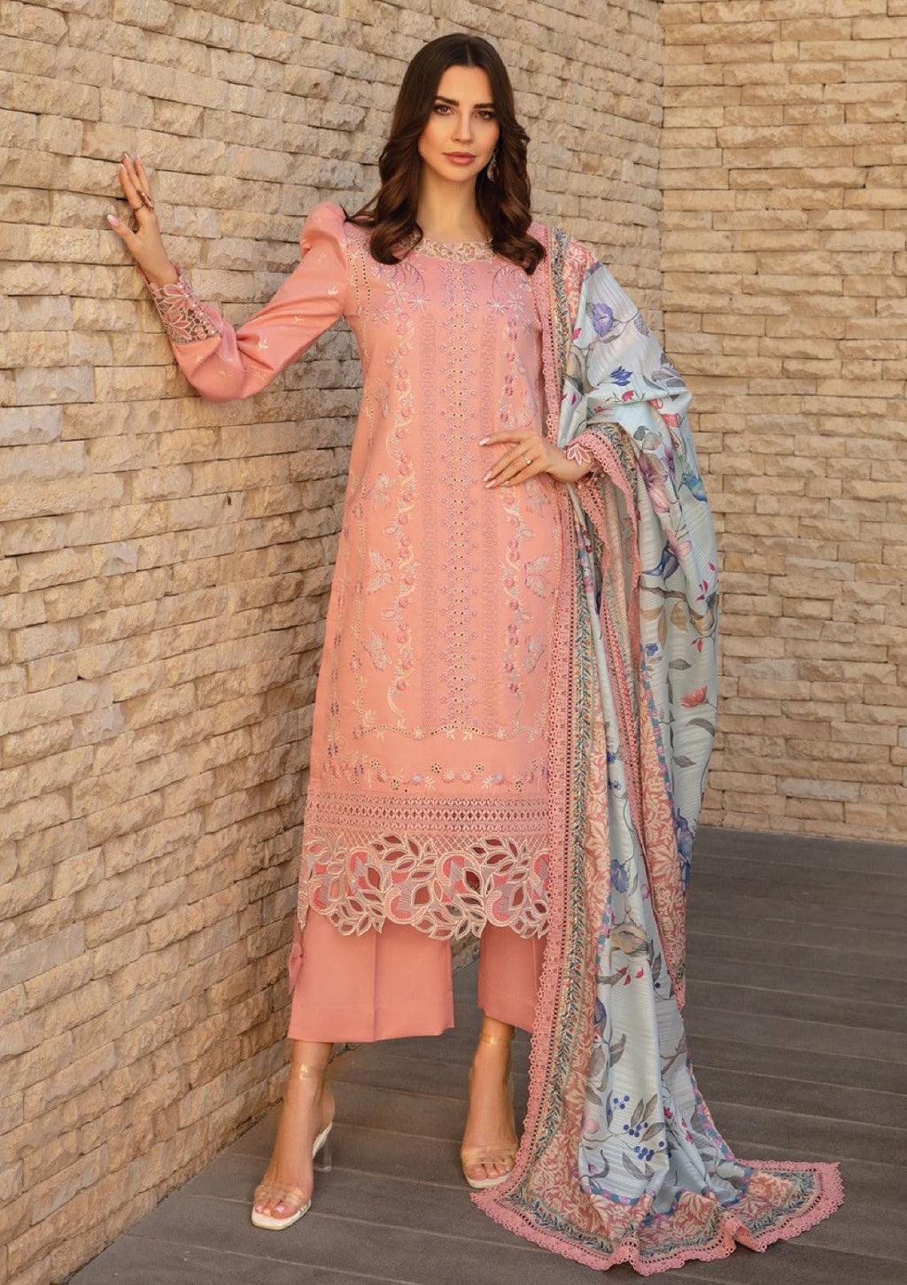 HEAVY EMBROIDERED LAWN 3pc