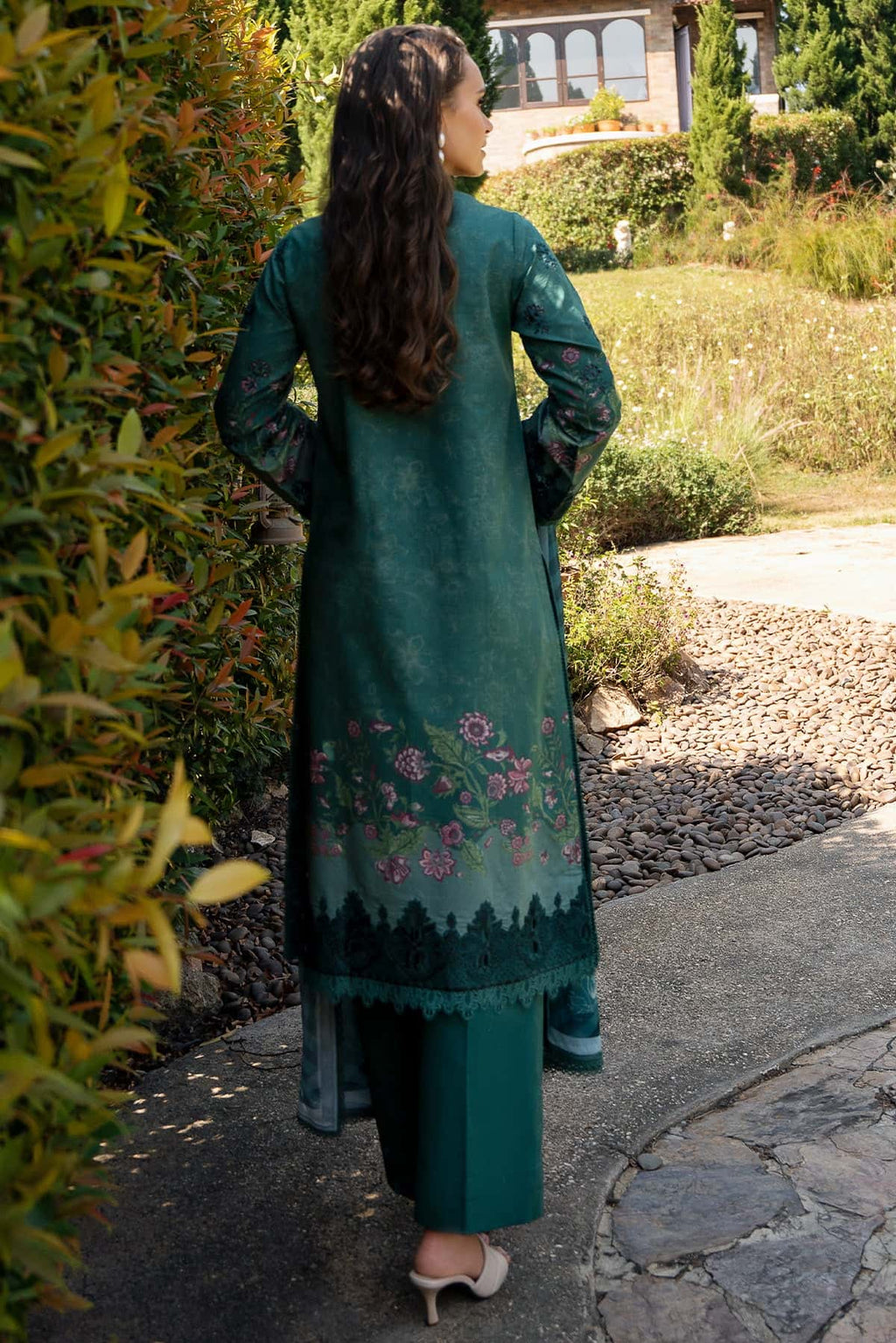 DAMASK BY AFROZEH PRINT WITH EMBROIDERED PATCHES LAWN 3pc SL-0802