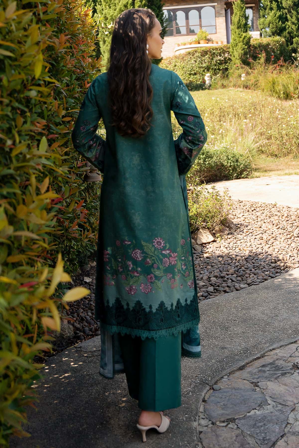 DAMASK BY AFROZEH PRINT WITH EMBROIDERED PATCHES LAWN 3pc SL-0802