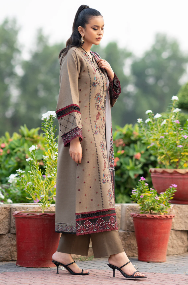 Heavy Embroidered Lawn 3pc