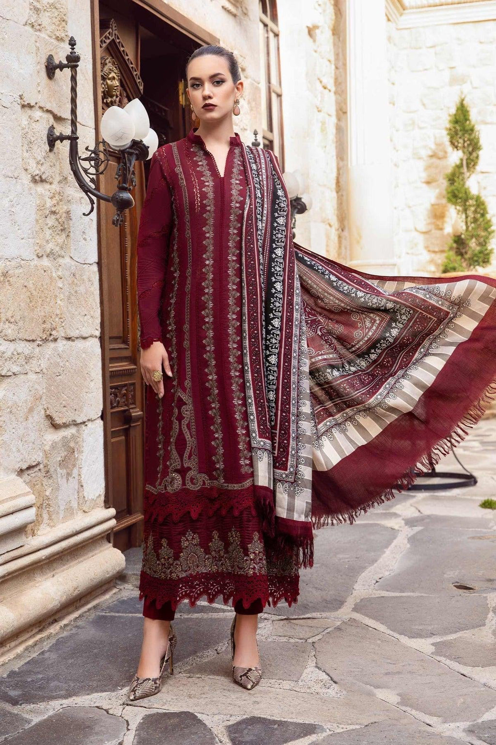 Heavy Embroidered Lawn 3pc