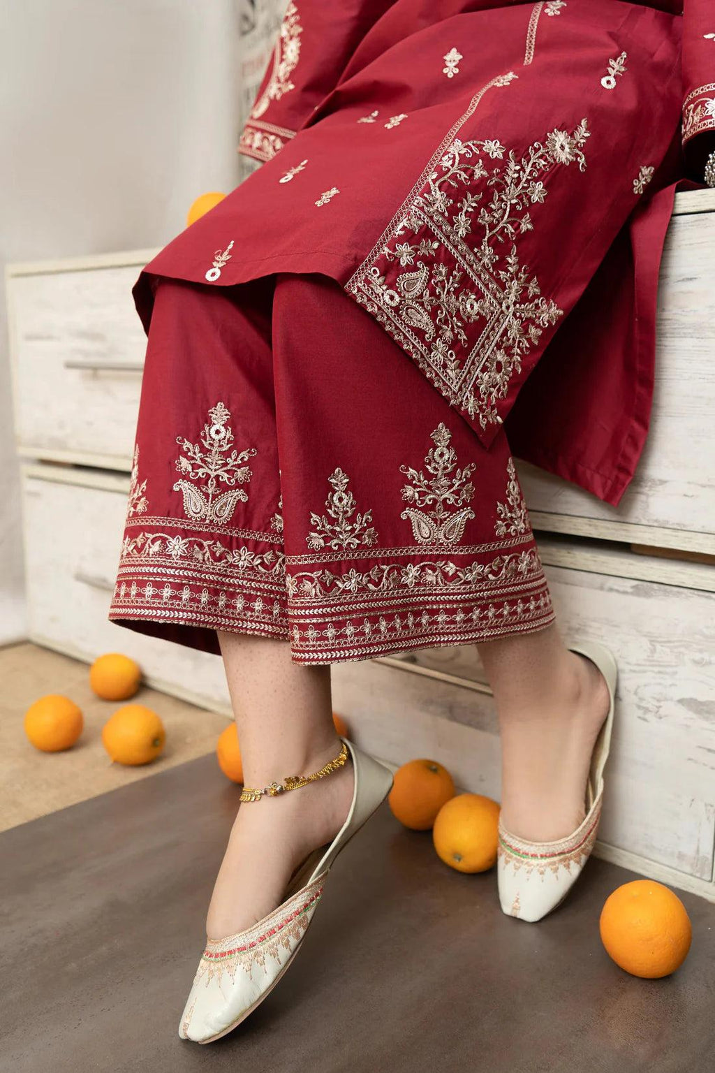 URGE EMBROIDERED LAWN 3pc
