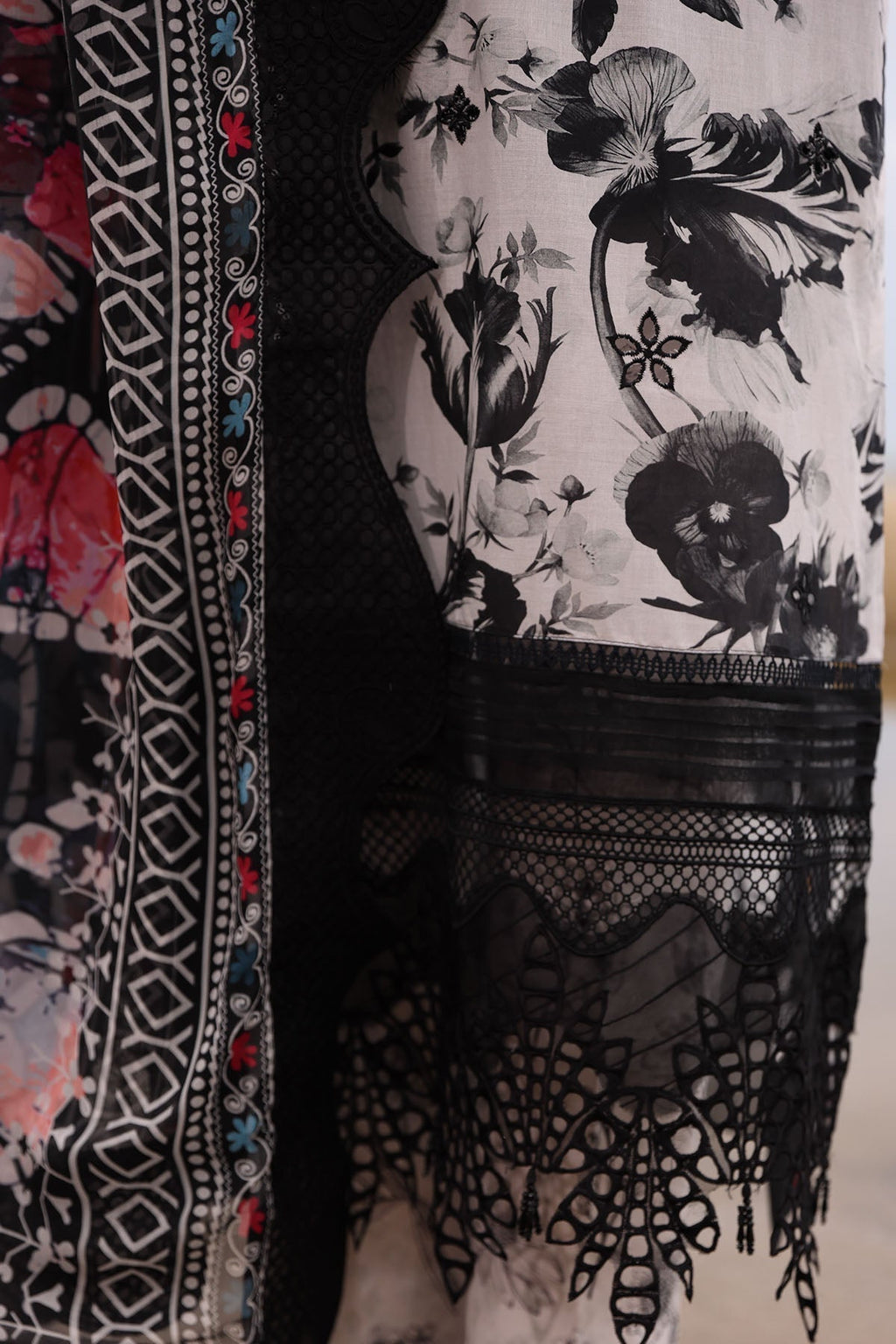 NUREH LAWN PRINT EMBROIDERED 3pc SL-175