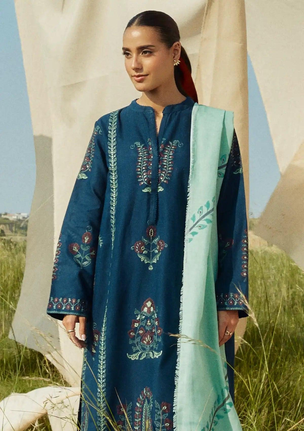 Heavy Embroidered Lawn 3pc