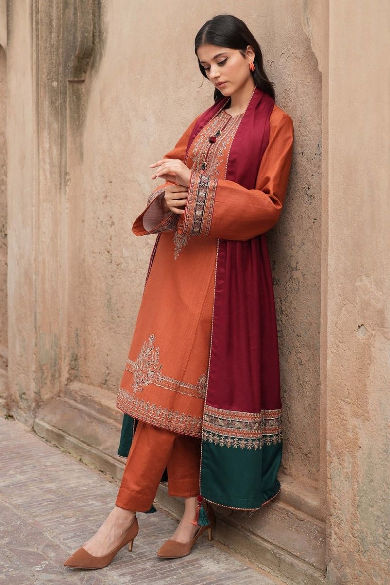 Heavy Embroidered Lawn 3pc