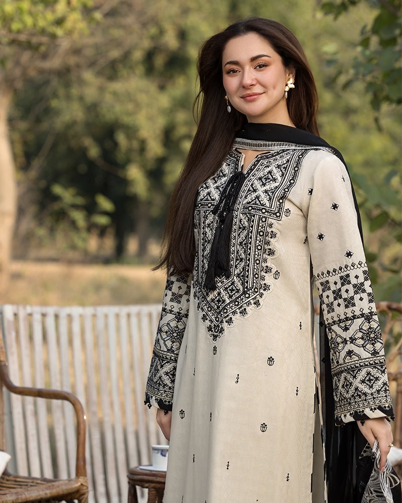 QALAMQAR EMBROIDERED DHANAK UNSTICHED 3PC WITH EMBROIDERED DHANAK SHAWL (AC-20698)